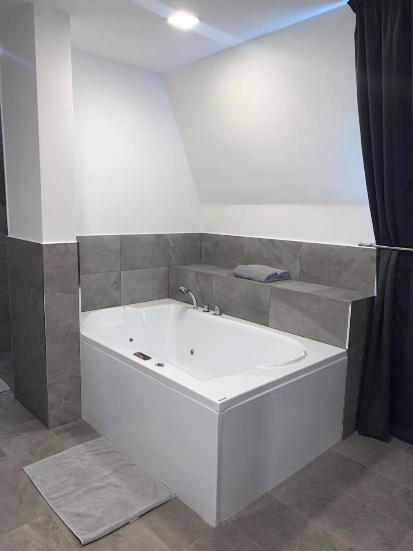 Hotel Zodiaco Szekszard Bilik gambar