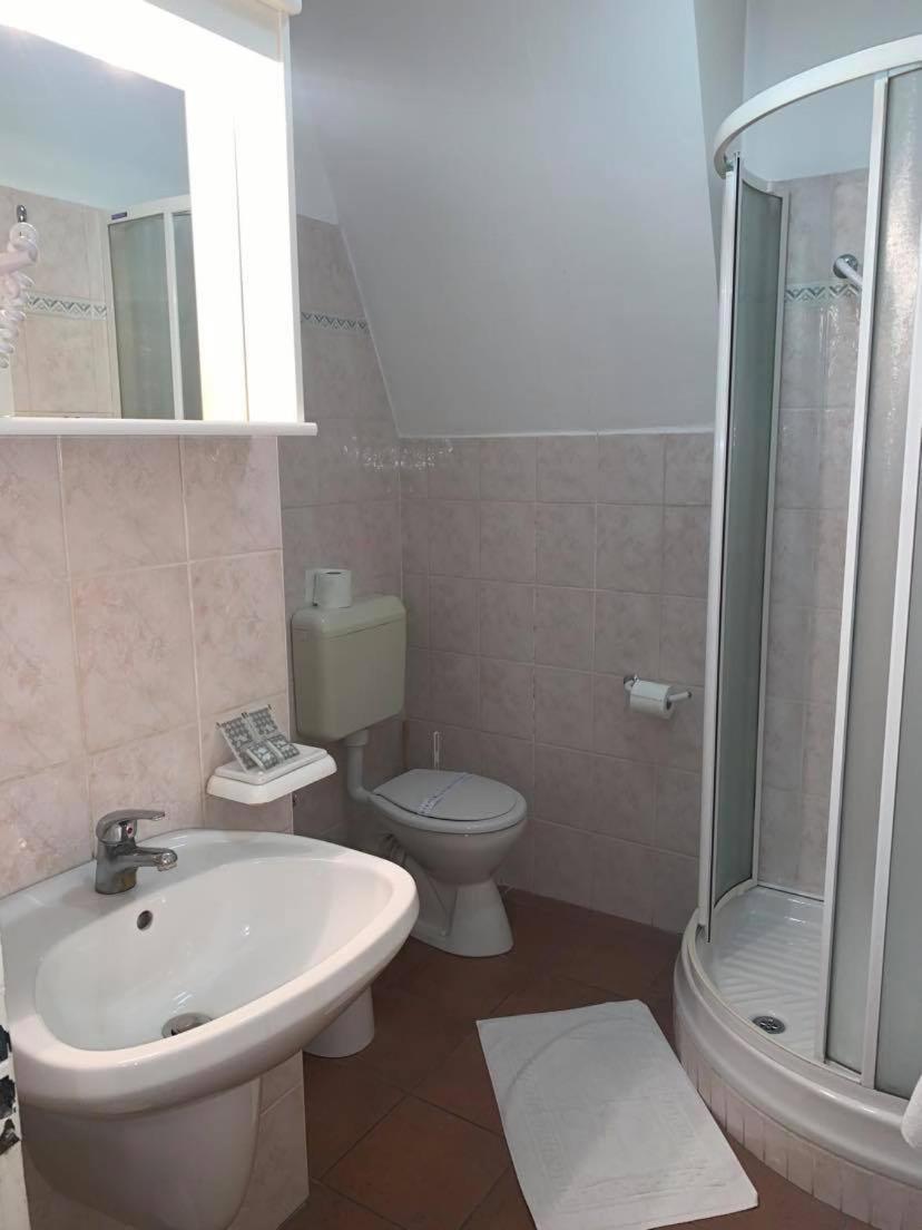 Hotel Zodiaco Szekszard Bilik gambar
