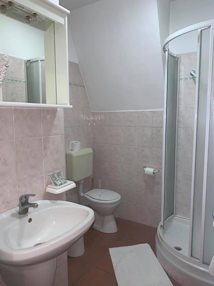 Hotel Zodiaco Szekszard Bilik gambar