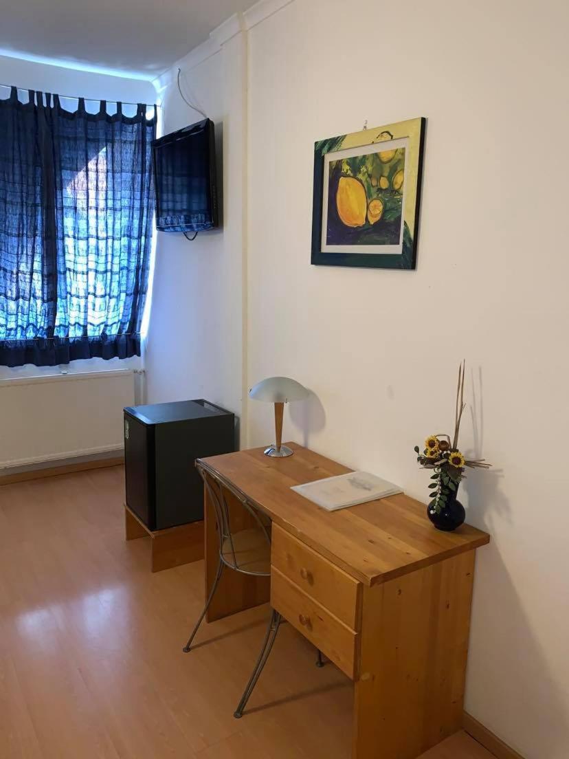 Hotel Zodiaco Szekszard Bilik gambar